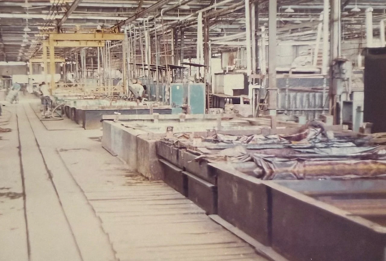 The Estañadora chrome plating factory floor